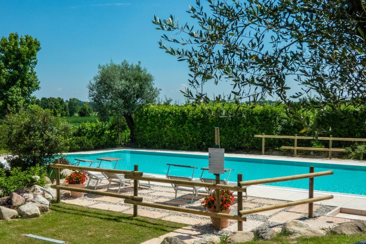 Agriturismo" Il Glicine Bianco" 몬잠바노 외부 사진